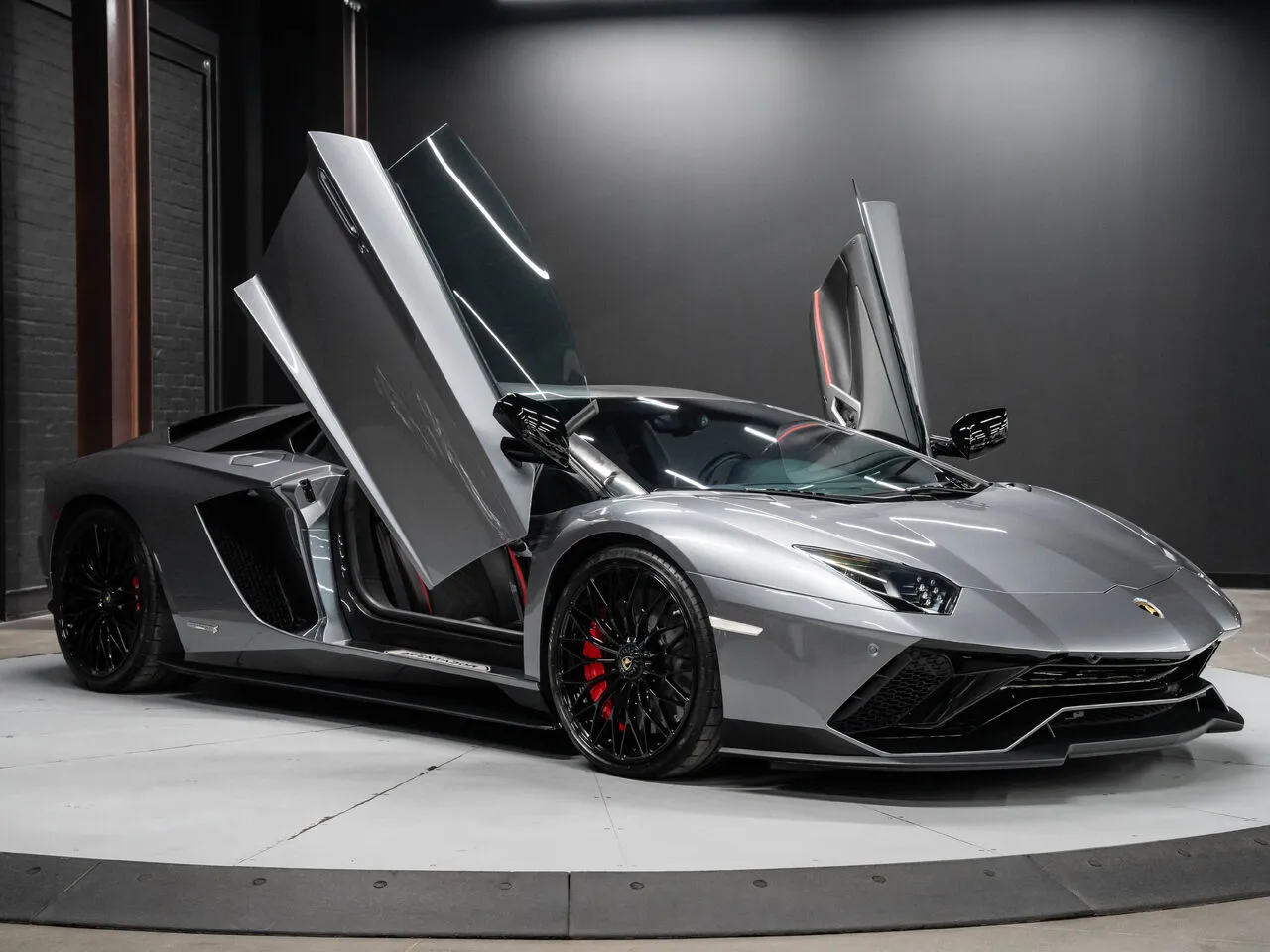 2018 Lamborghini Aventador awd